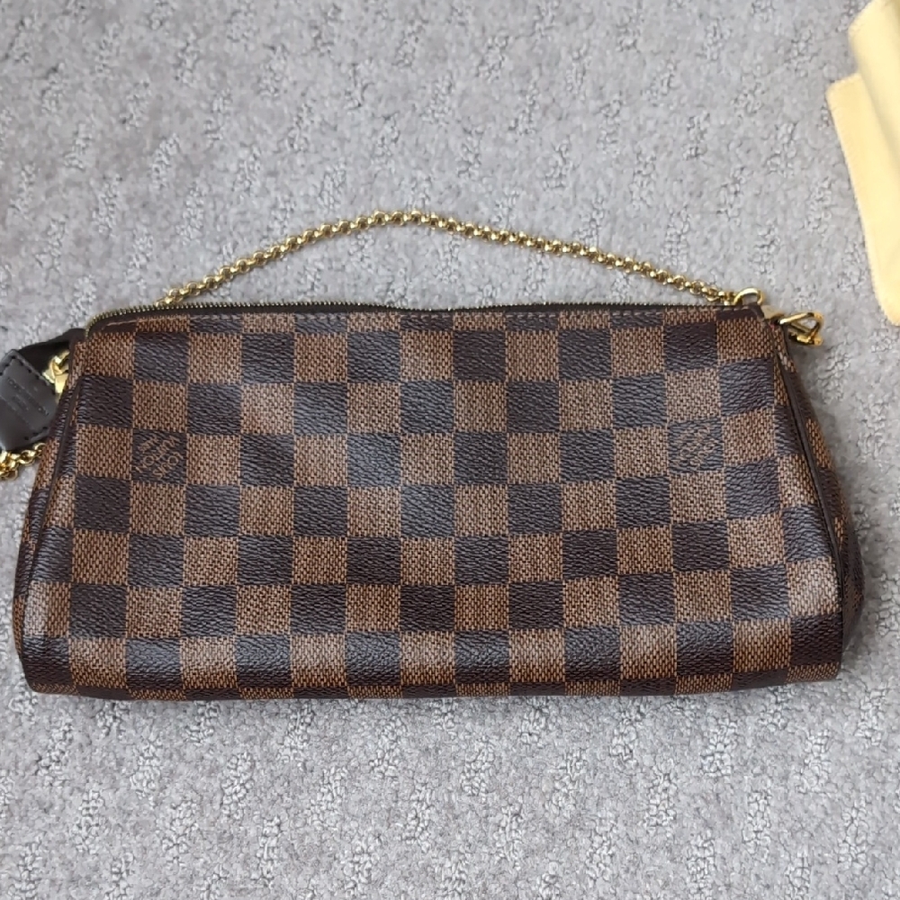 Louis Vuitton Brown Checkered Clutch with Gold Chain - Picture 8 of 16